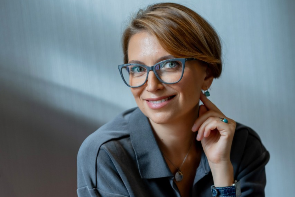 Юлія Ляховенко розповіла, чому ми погоджуємось на менші зарплати, коли це виправдано, а коли навпаки свідчить про проблеми, що потребують розв'язання. Фото: Юлія Ляховенко