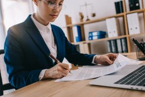Яких помилок ФОПам варто уникати під час електронного обміну документами з контрагентами. Фото: Depositphotos