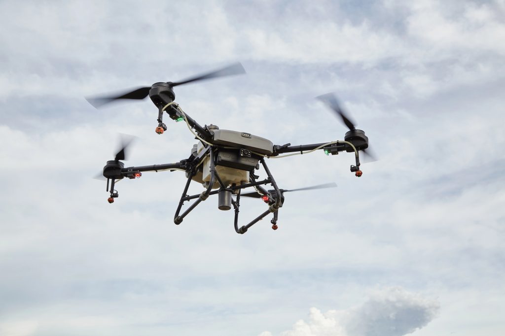 Підприємці Петро і Павло Єсипи розповіли про нову батарею для FPV-дронів. Фото: depositphotos