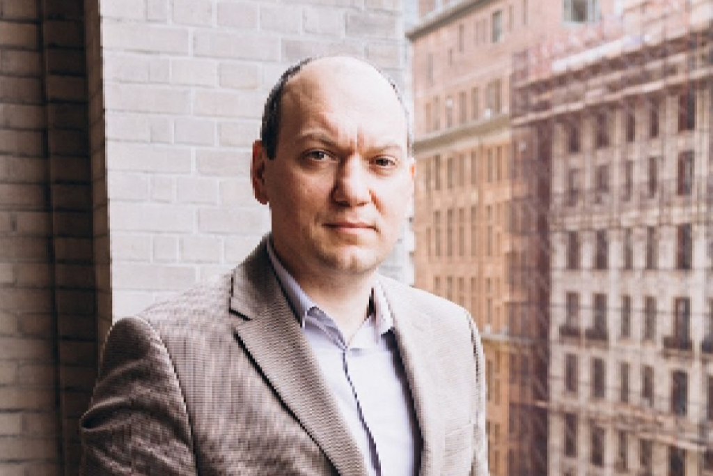 Любомир Остапів розповів, як можна пасивно заробляти на криптовалютах і де їх безпечно зберігати. Фото: Facebook / Lyubomyr Ostapiv