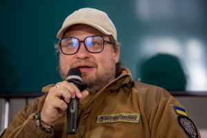 Кирило Лукаш розповів, як працює проєкт фінансової грамотності для військових. Фото: Кирило Лукаш