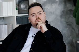 Дмитро Карпіловський розповів, у чому цінність золота та про що варто пам’ятати, якщо ви плануєте вкладати в нього кошти. Фото: Facebook / Дмитро Карпіловський