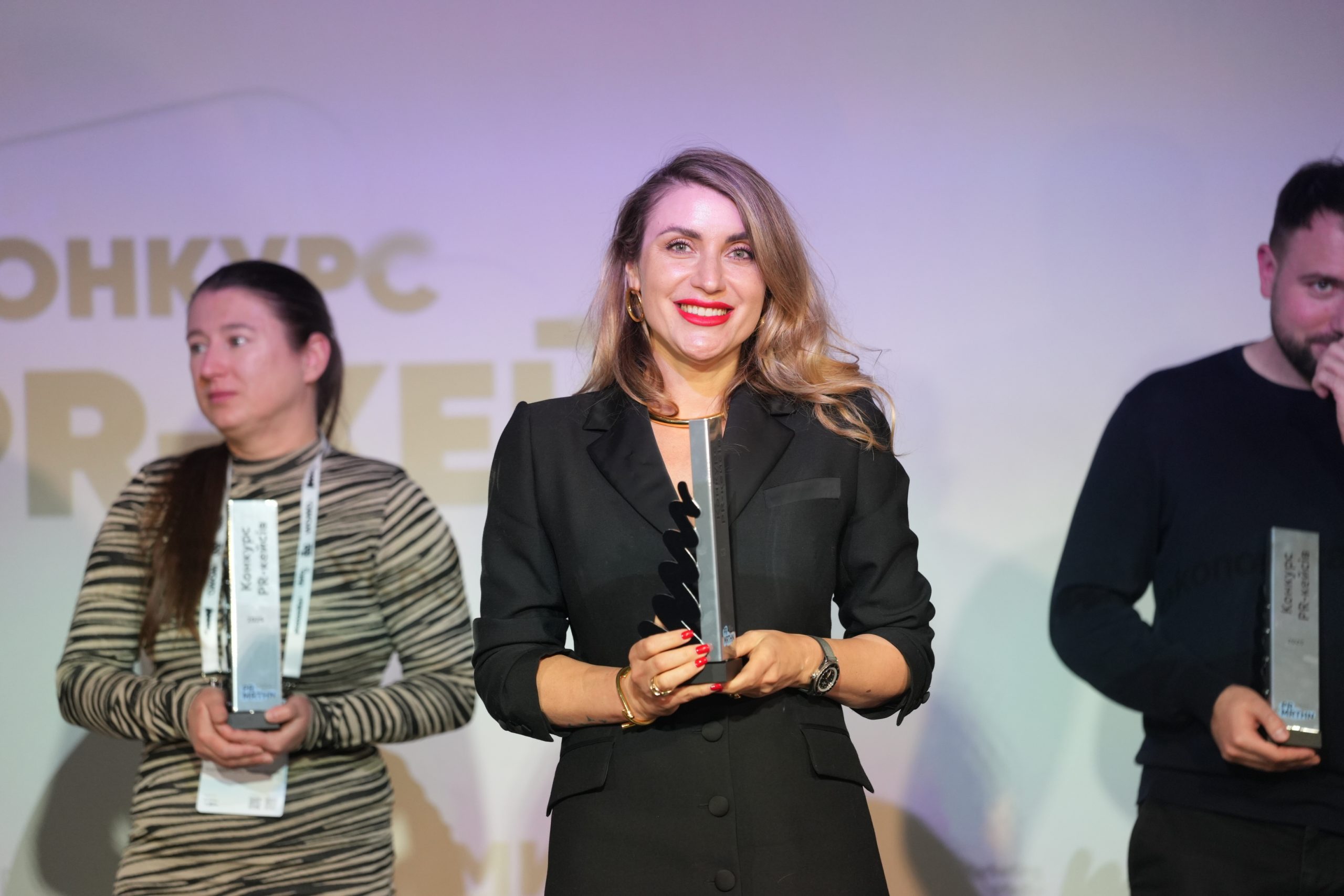 нагородження Ксеніі Сікорської, ПУБМ