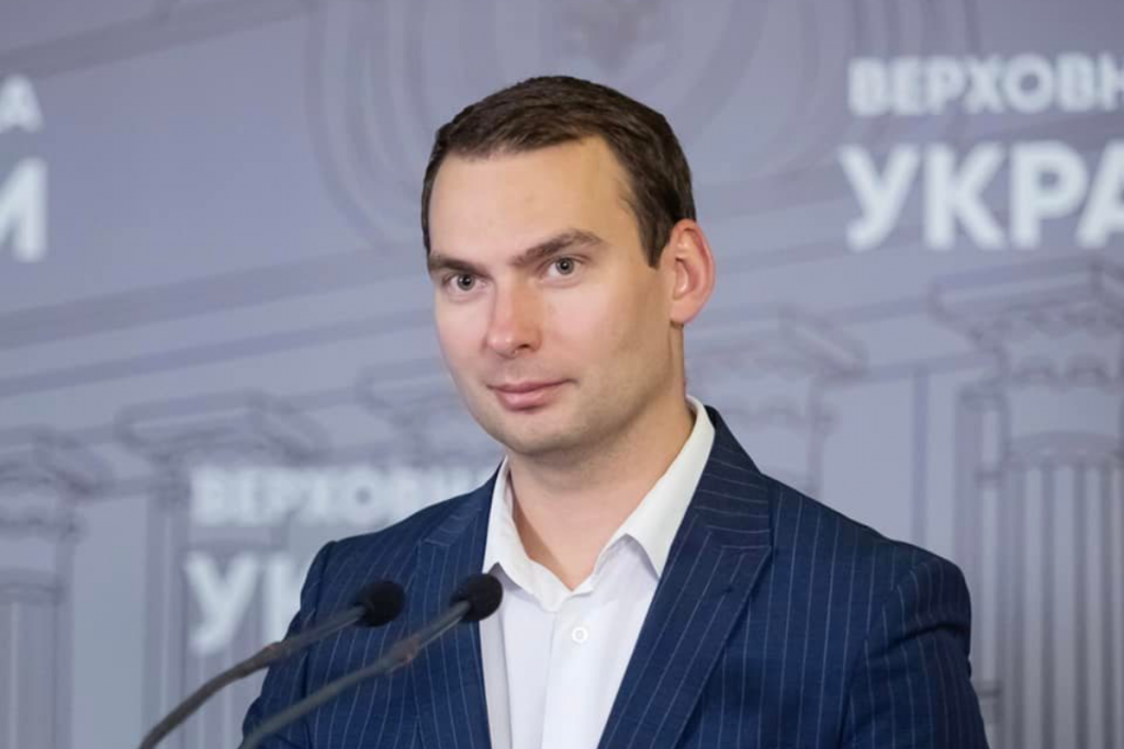 Ярослав Железняк роз’яснив терміни та ймовірні ефекти впровадження ПДВ для ФОПів. Фото: Facebook / Ярослав Железняк