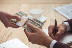 Що варто знати про автоматичну пролонгацію депозиту. Фото: Depositphotos