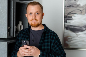 За що можна і не варто розраховуватися бізнесовими і корпоративними картками ФОПів. Фото: Instagram / Михайло Смокович