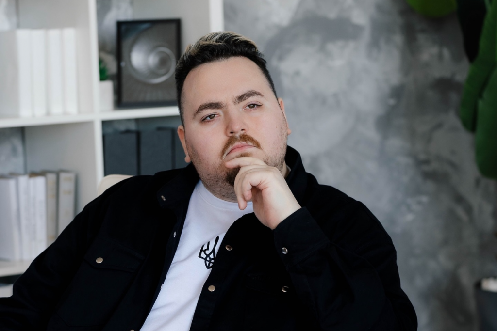 Як інвестувати у 2026-му з огляду на коливання валютного курсу. Фото: Facebook / Дмитро Карпіловський