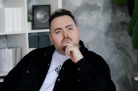 Як інвестувати у 2026-му з огляду на коливання валютного курсу. Фото: Facebook / Дмитро Карпіловський