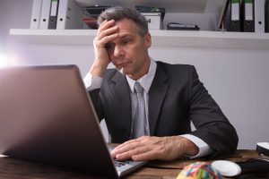 За що можна втратити право на спрощенку – пояснює податковий консультант. Фото: Depositphotos