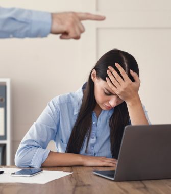 звільнення з роботи