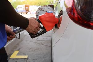 Чи вистачить запасу пального, що впливає на його ціни та чекати на впровадження лімітів – Дмитро Льоушкін. Фото: Depositphotos