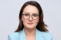 Кабмін відклав подання законопроєкту про ПДВ для ФОПів. Фото: Facebook / Юлія Свириденко