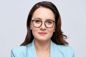 Кабмін відклав подання законопроєкту про ПДВ для ФОПів. Фото: Facebook / Юлія Свириденко