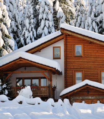 Власники приватних будинків та таунхаусів зможуть скористатися новою державною програмою фінансової підтримки. Фото: Depositphotos