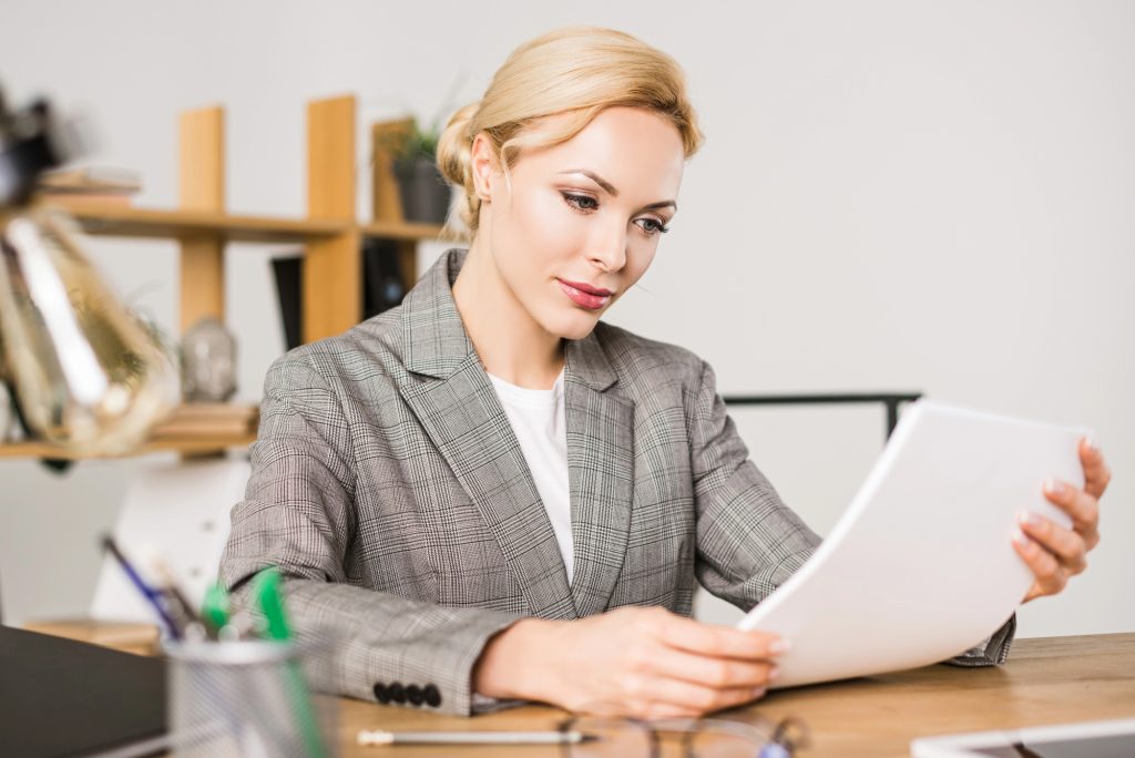 Жінка, документи