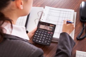 В Мінфіні можуть переглянути поріг річного доходу для впровадження ПДВ для ФОПів – ЗМІ. Фото: Depositphotos