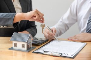 Серед українців зростає попит на подобову оренду квартир, а також на оренду приватних будинків. Фото: Depositphotos