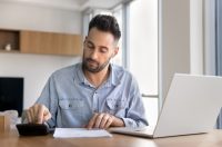 Чоловік, документи, калькулятор