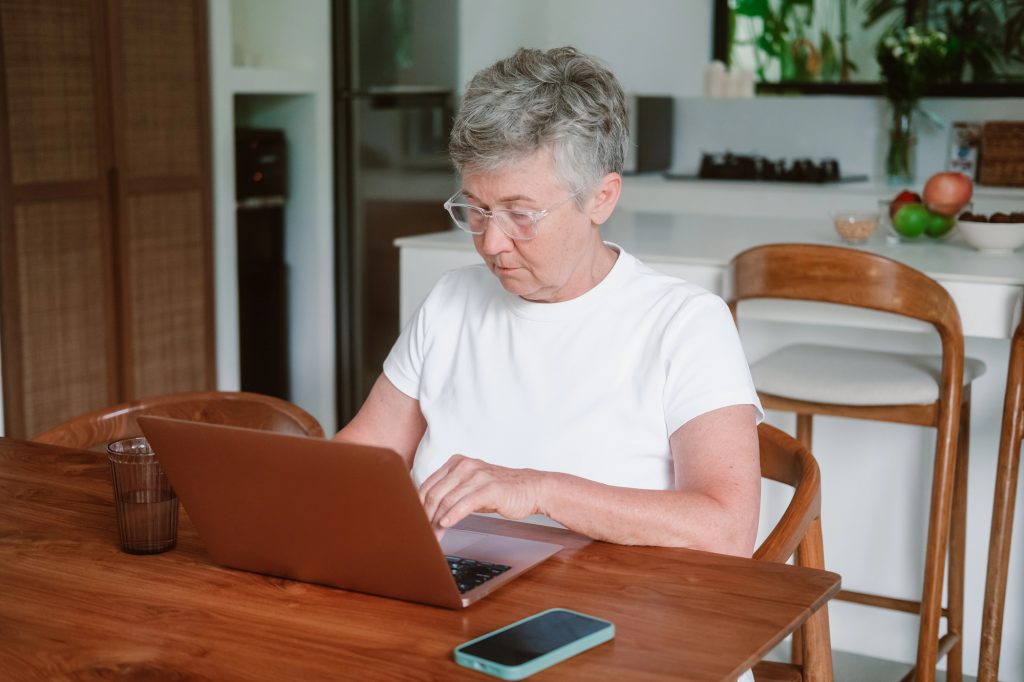 пенсіонерка