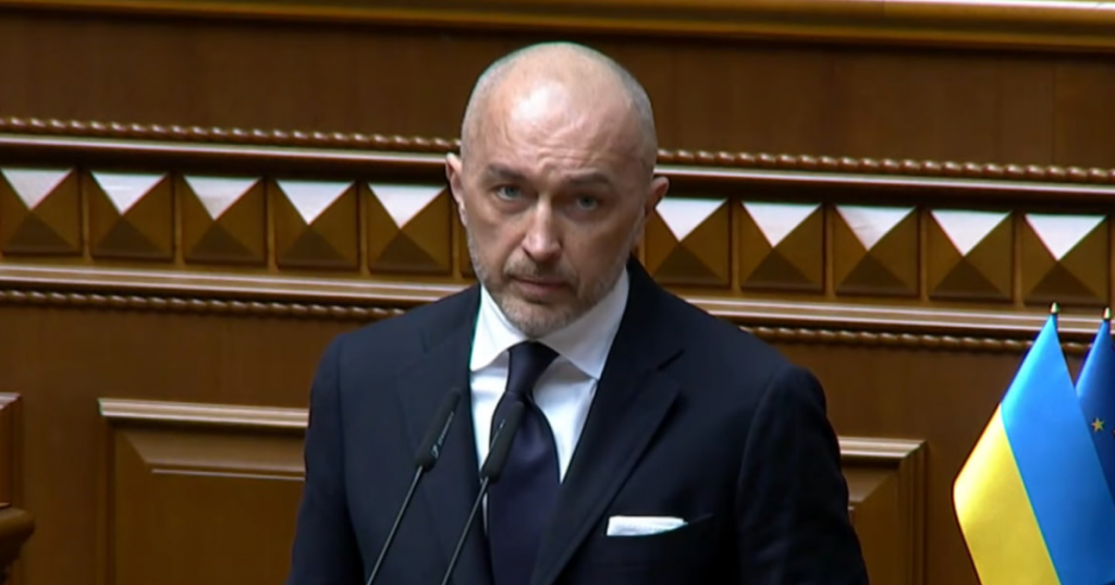Андрій Пишний доповідає у верховній раді