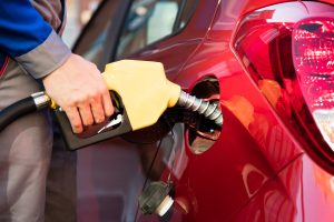 заправка червоної машини