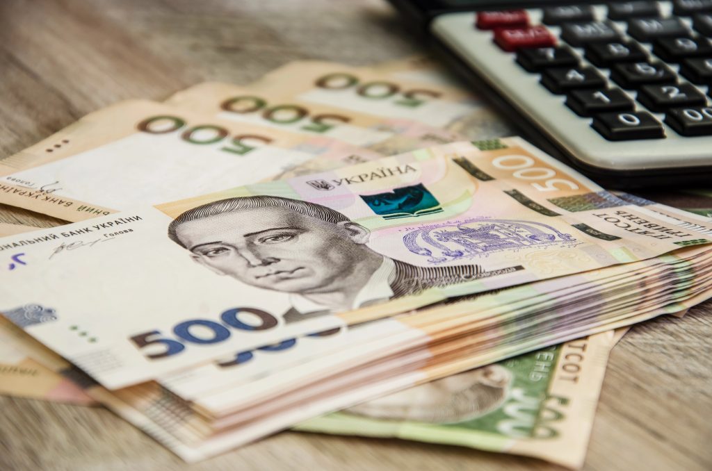 українські гроші, 500 грн, гривні, калькулятор