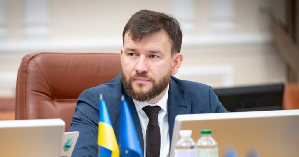 Денис Улютін