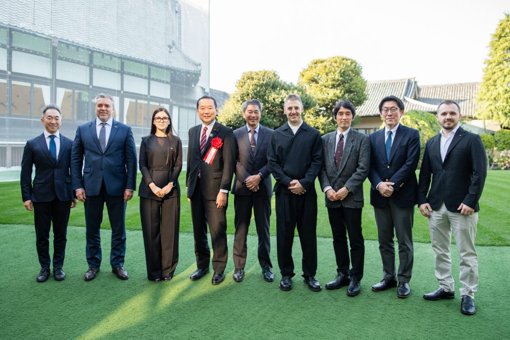 Учасники панельної дискусії в Токіо